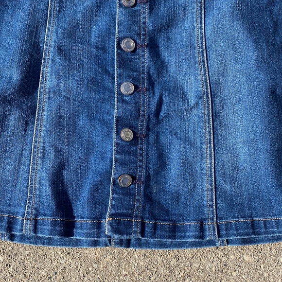 American Eagle Denim Button-Up Skirt - 8 - Picture 4 of 10